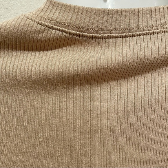 SHEIN Premium Khaki Ribbed Knit Crop Top Small(4) - Picture 9 of 12